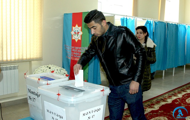 В выборах особенно активно участвует молодежь - турецкий наблюдатель